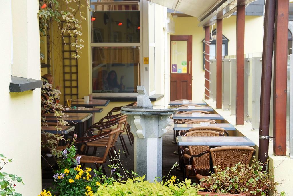 The Old Imperial Hotel יוגאל מראה חיצוני תמונה
