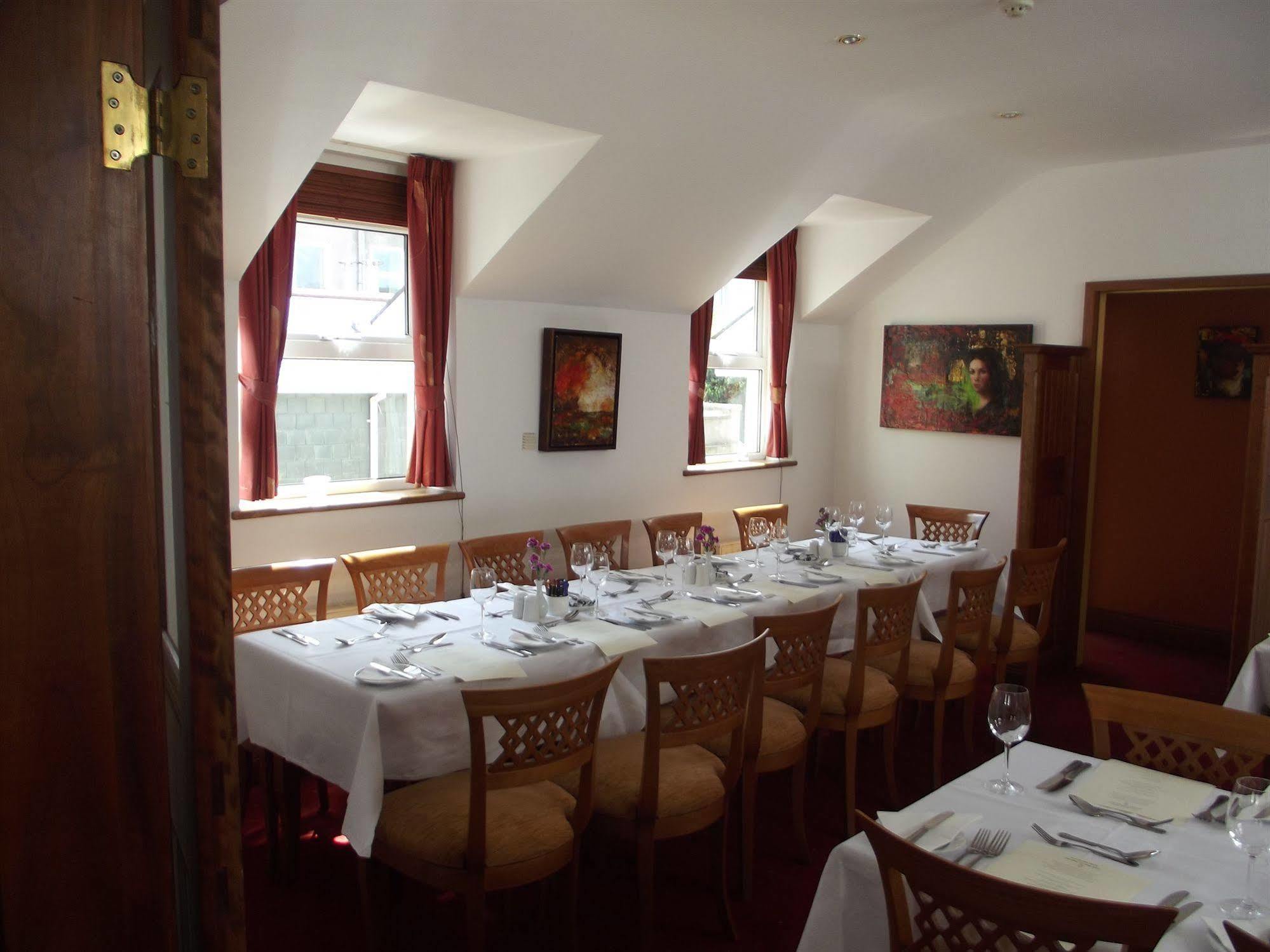 The Old Imperial Hotel יוגאל מראה חיצוני תמונה